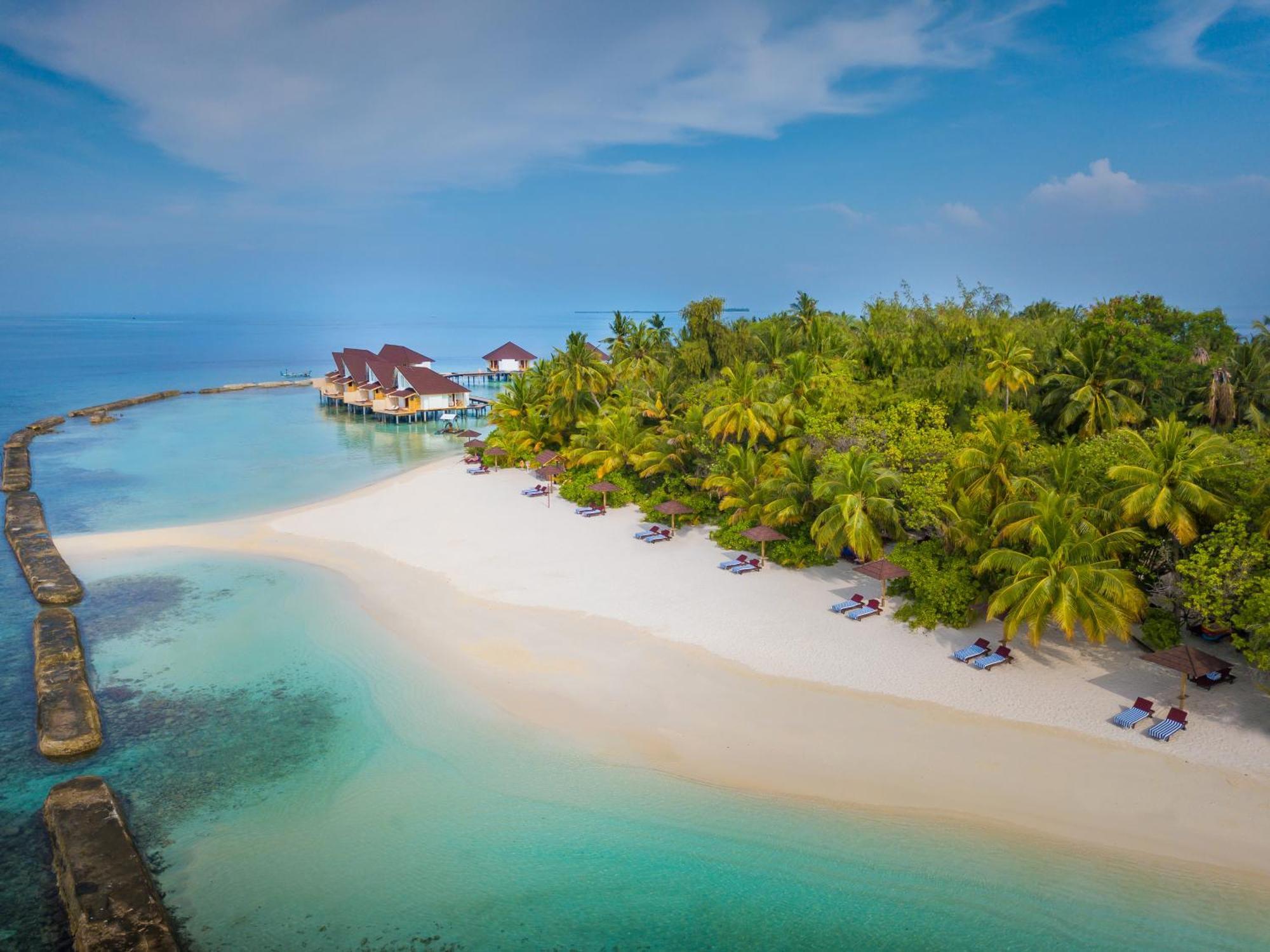 Курортний комплекс Ellaidhoo Maldives By Cinnamon Хангнаамеедхоо