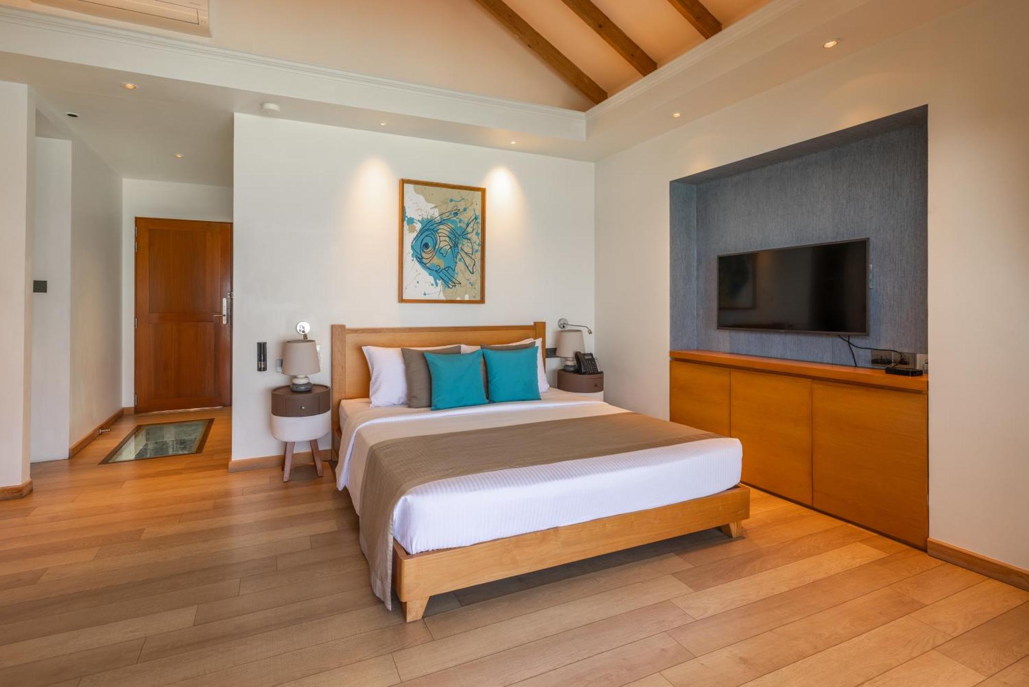 Курортний комплекс Ellaidhoo Maldives By Cinnamon