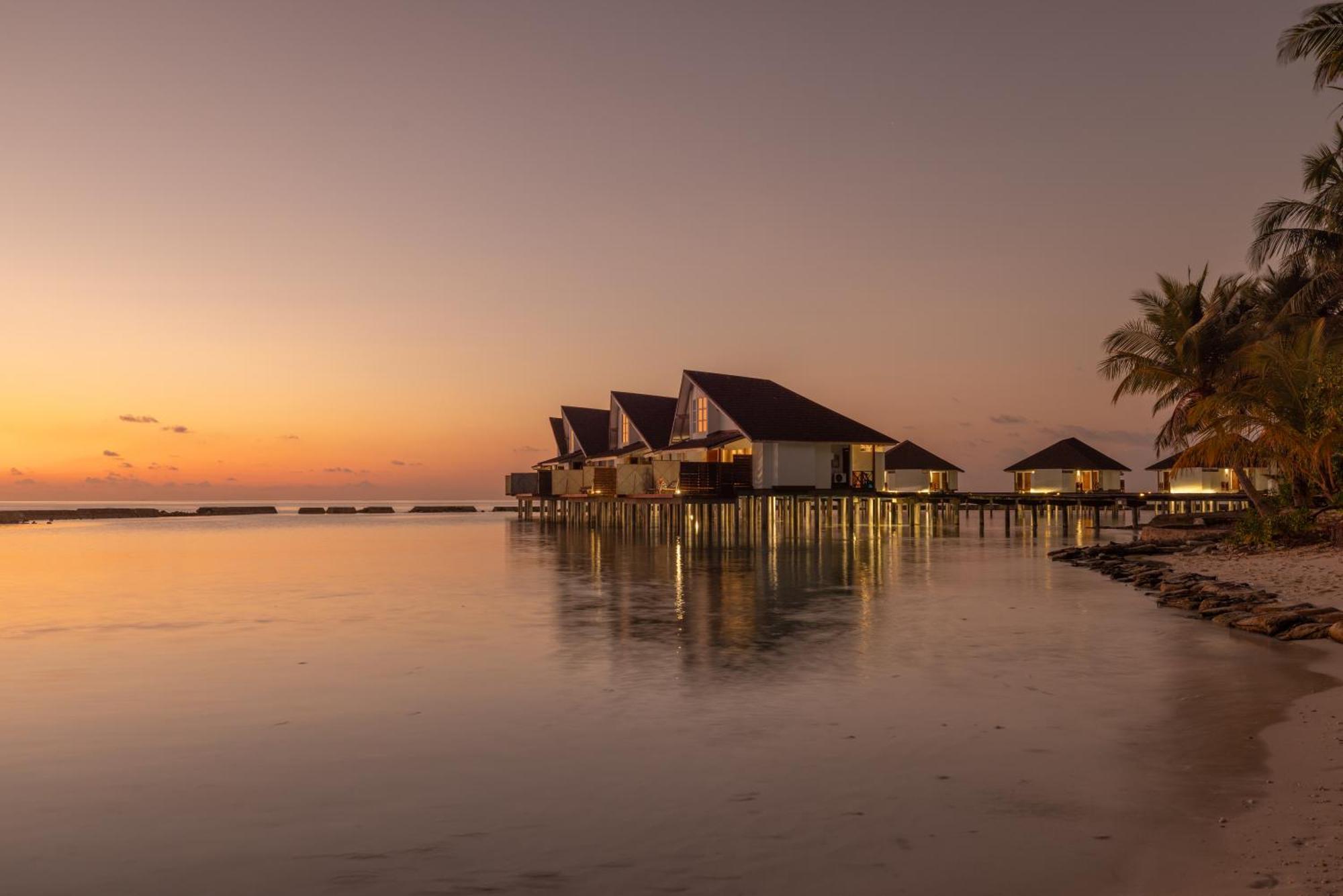 Курортний комплекс Ellaidhoo Maldives By Cinnamon Хангнаамеедхоо